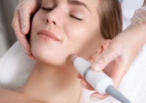 YOUR GUIDE TO CO2 SKIN LASER TREATMENT