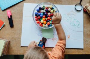 How to Develop Fine Motor Skills With Crafts