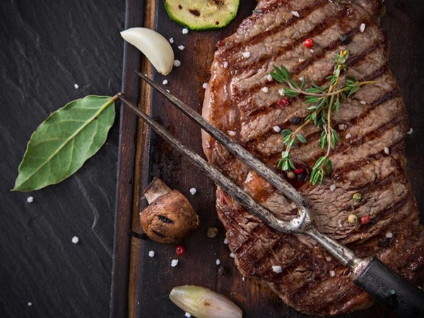 What is a Rare Steak and is Rare Steak safe to eat?