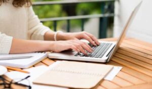 How Online Capstone Writing Services Help Students Get the Job They Want