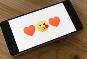 How To Avoid Getting Scammed on Popular Dating Apps