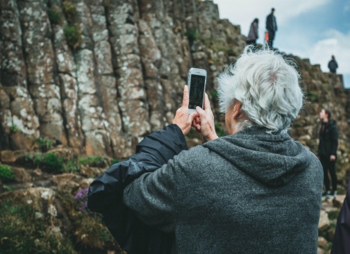 Seniors with Tech Skills: Managing Retirement in the Digital Age