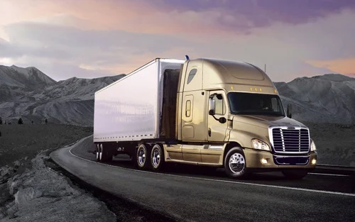 Truck Engine Oil: What to Consider for Heavy-Duty Engines
